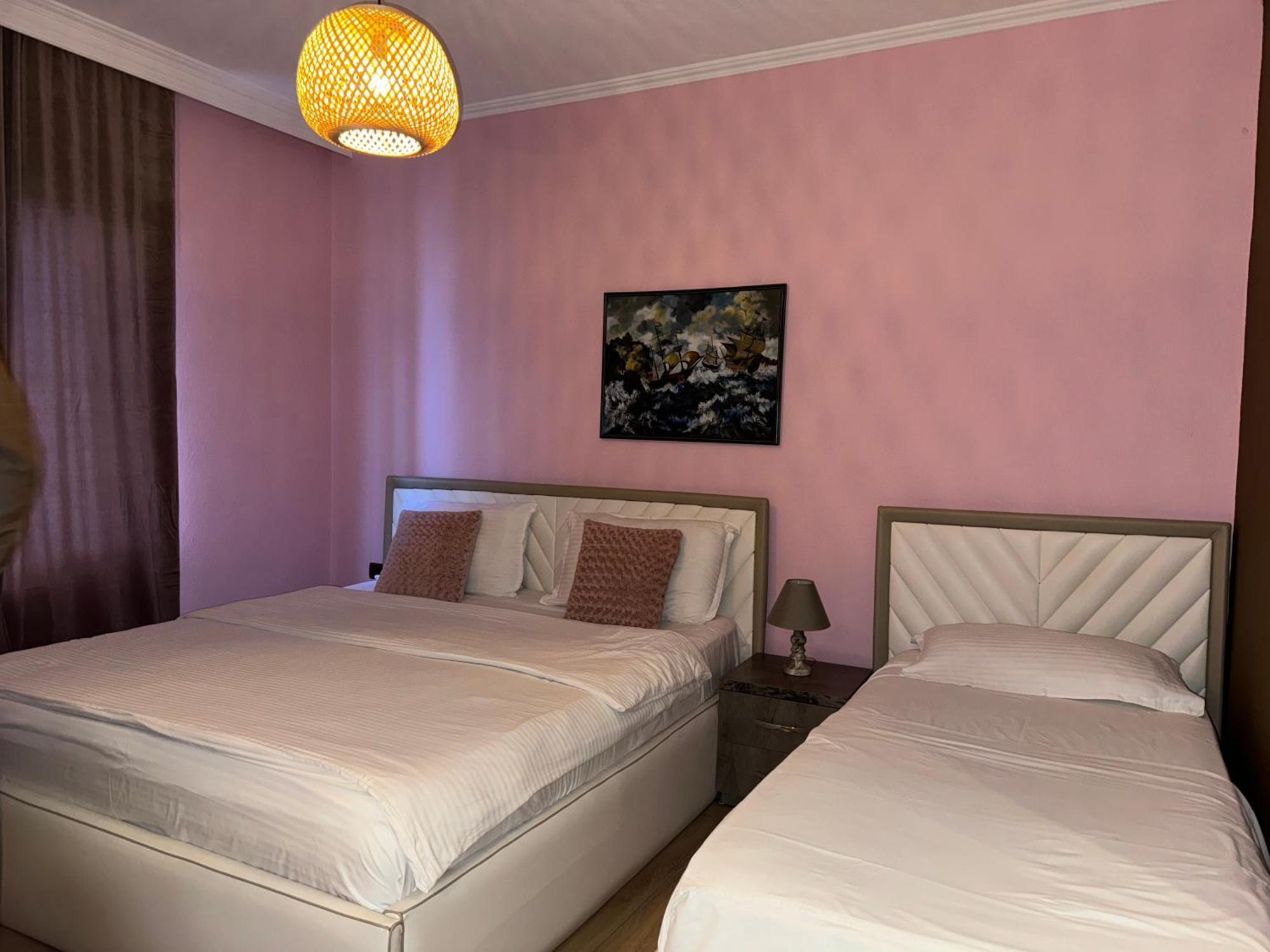 Hotel Misk & Tirana